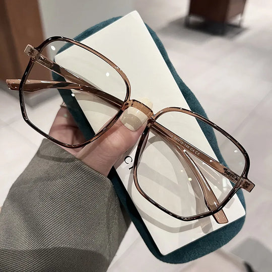 Visionär Chic: Die Trendsetter Brille