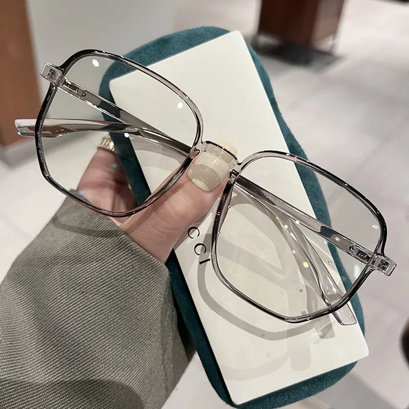 Visionär Chic: Die Trendsetter Brille